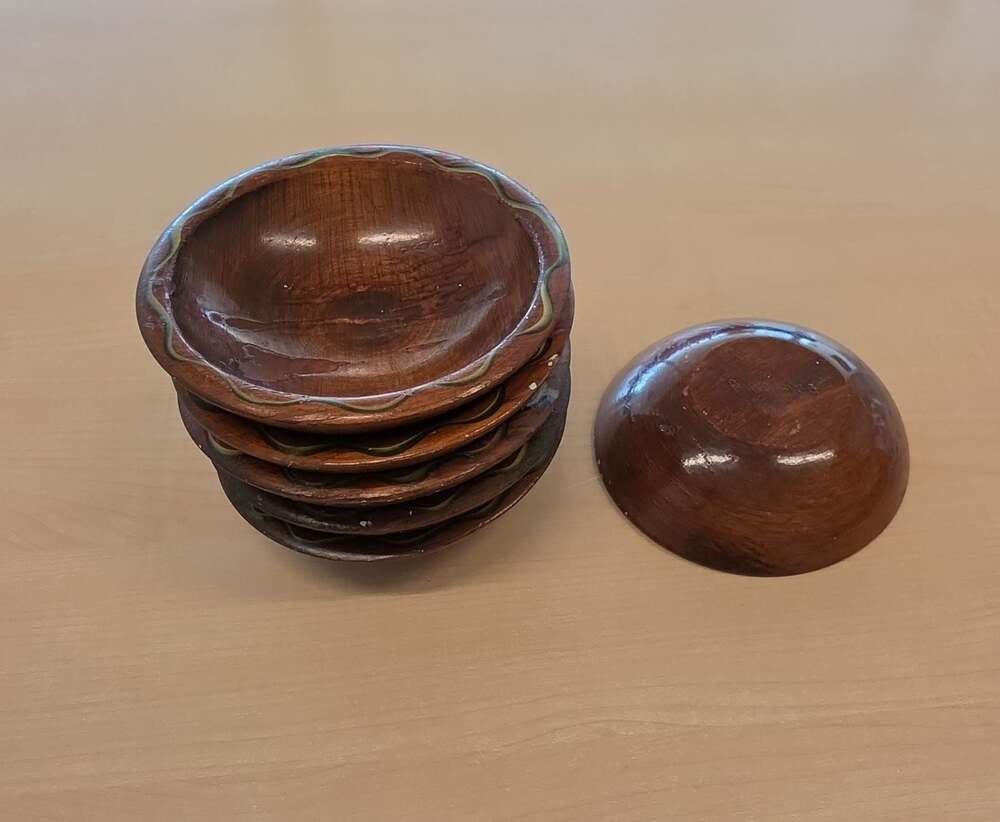 Vintage Munising Primitive Wooden Bowl Set of 6 with Scalloped Edges